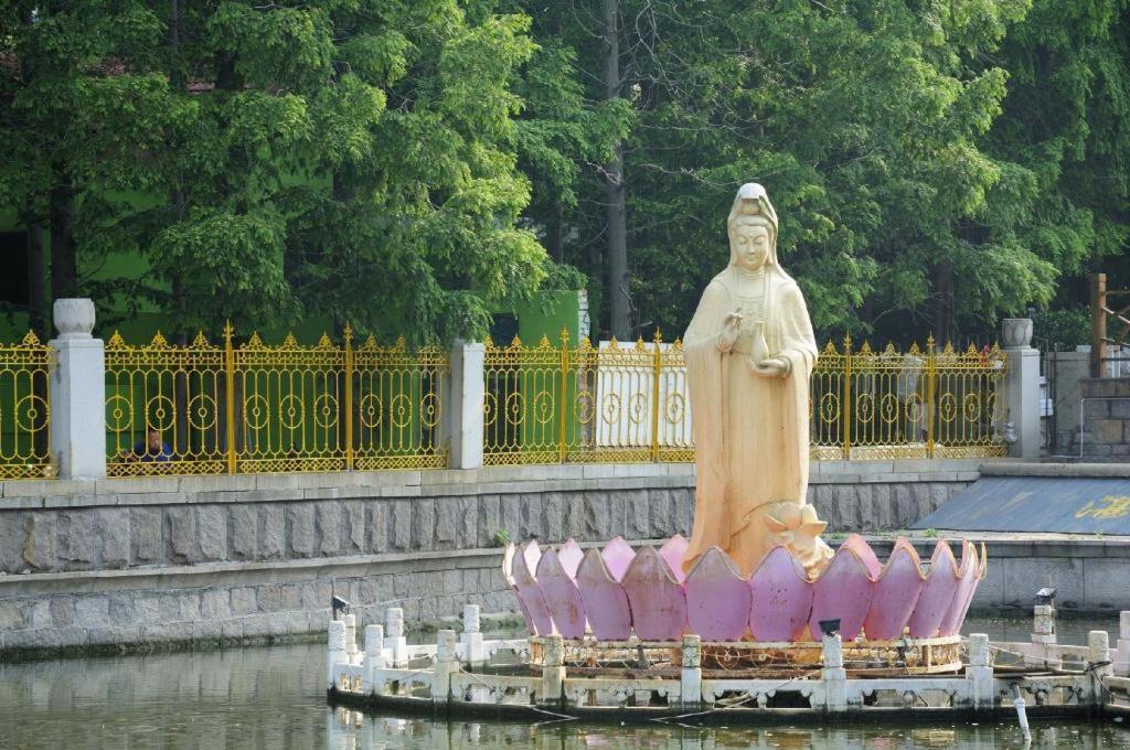Jinjiang Inn Qingdao Wuxi Square Nanjing Road Metro Station Exteriör bild